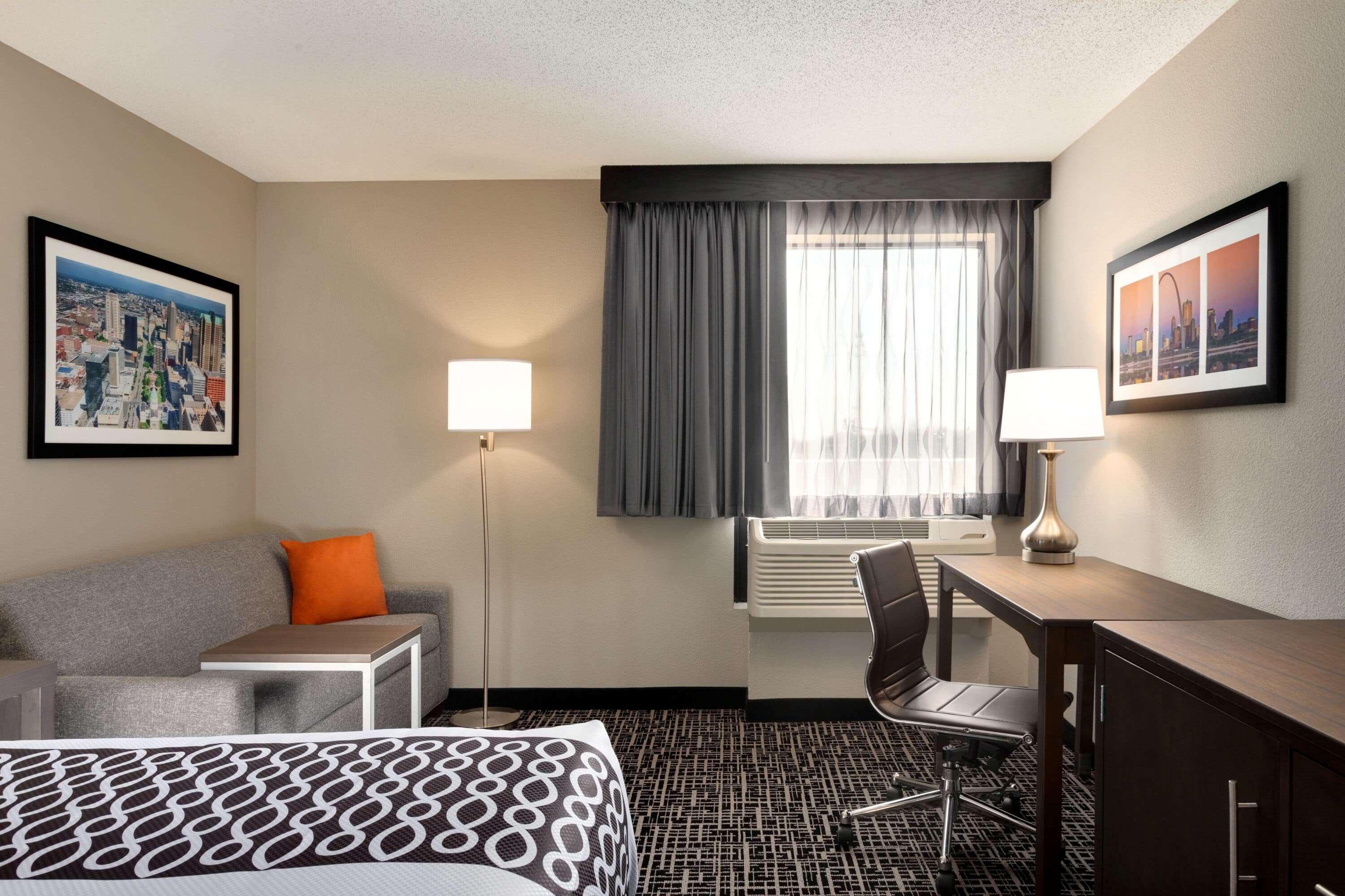 La Quinta Inn & Suites By Wyndham St Louis Route 66 Windsor Springs Eksteriør bilde
