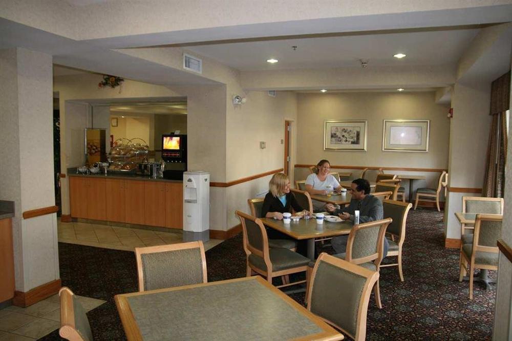 La Quinta Inn & Suites By Wyndham St Louis Route 66 Windsor Springs Restaurant bilde