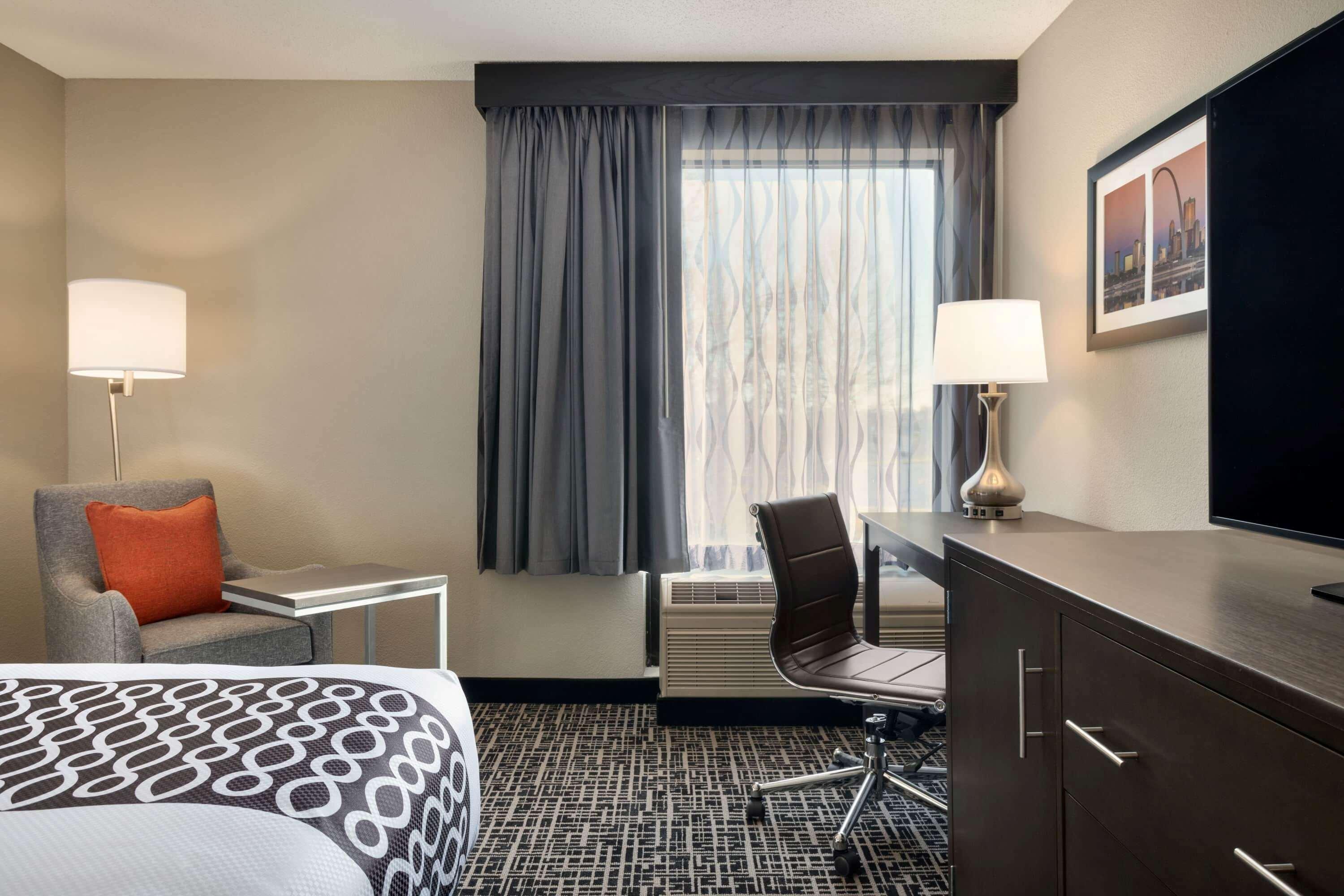 La Quinta Inn & Suites By Wyndham St Louis Route 66 Windsor Springs Eksteriør bilde