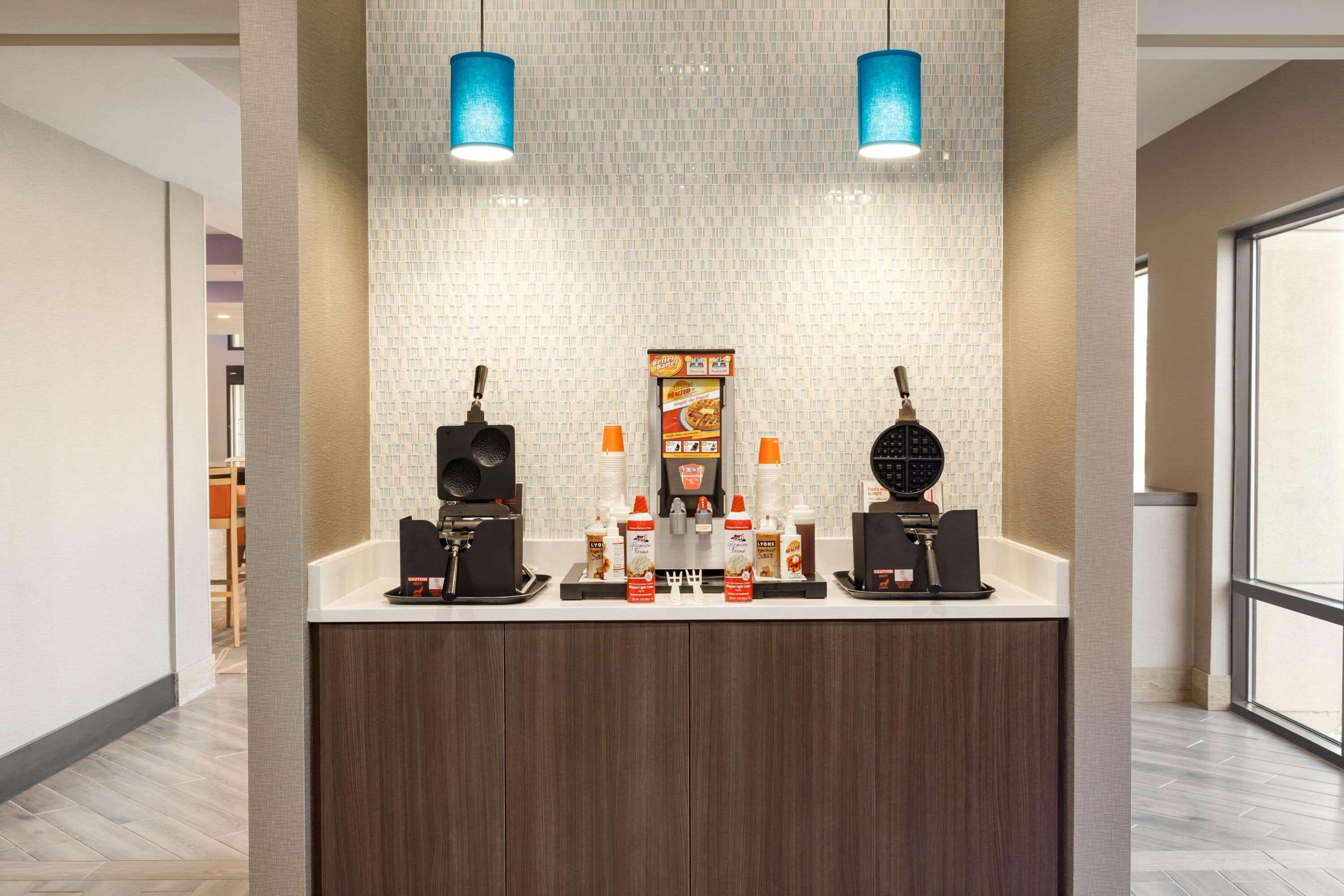 La Quinta Inn & Suites By Wyndham St Louis Route 66 Windsor Springs Eksteriør bilde