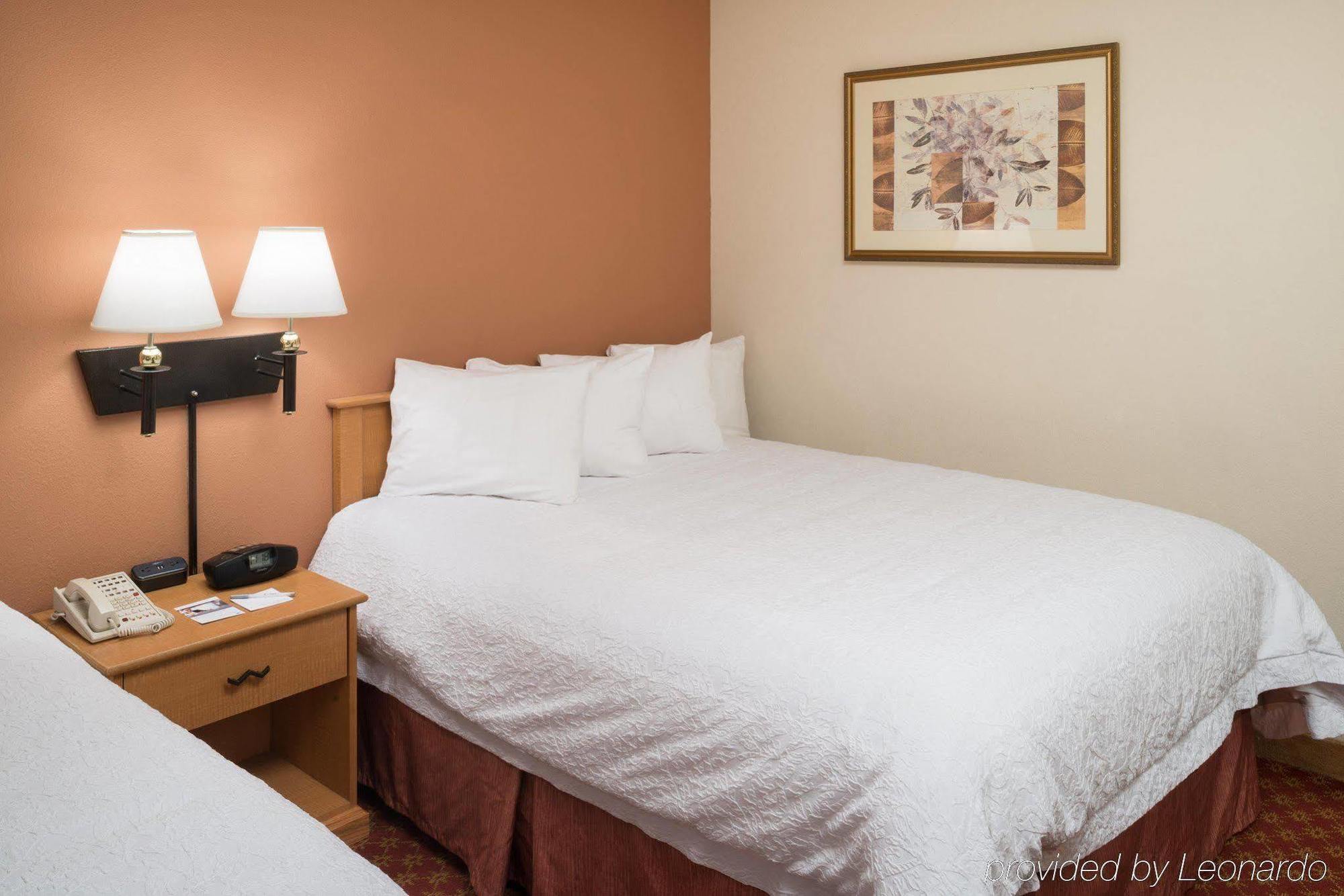 La Quinta Inn & Suites By Wyndham St Louis Route 66 Windsor Springs Eksteriør bilde