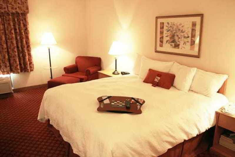 La Quinta Inn & Suites By Wyndham St Louis Route 66 Windsor Springs Eksteriør bilde